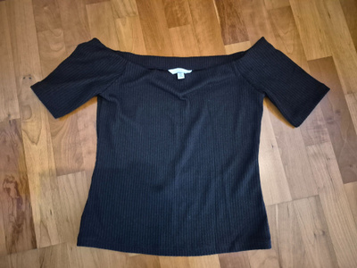 T-paita, off shoulder, koko L, H&M (#3404)