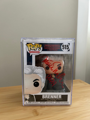 Matthew Modine Funko Pop Stranger Things nimikirjoituksella