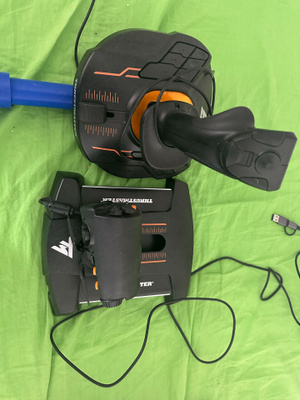 Thrustmaster T.16000M - HOTAS ohjain