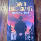 David Lagercrantz - Mies Pimeästä sid. kirja - pikkukuva 1