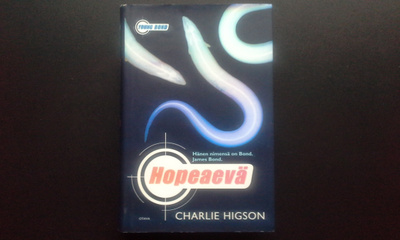 Hopeaevä, kovakantinen kirja 336s (Charlie Higson 2006)