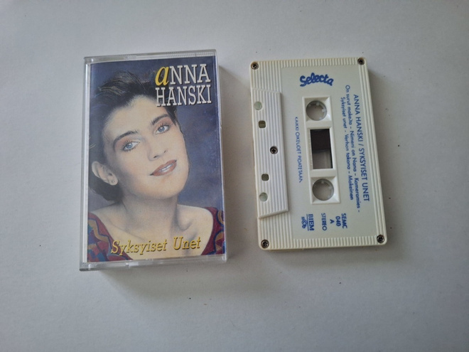 C-kasetti ANNA HANSKI - SYKSYISET UNET  ( RARE )