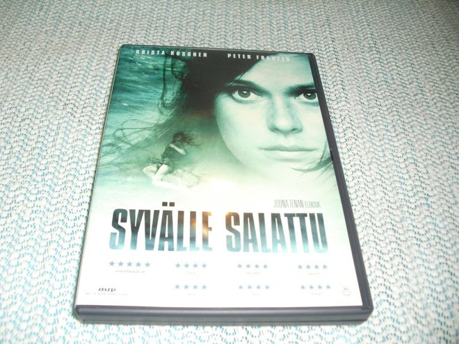 SYVÄLLE SALATTU (Krista Kosonen)***