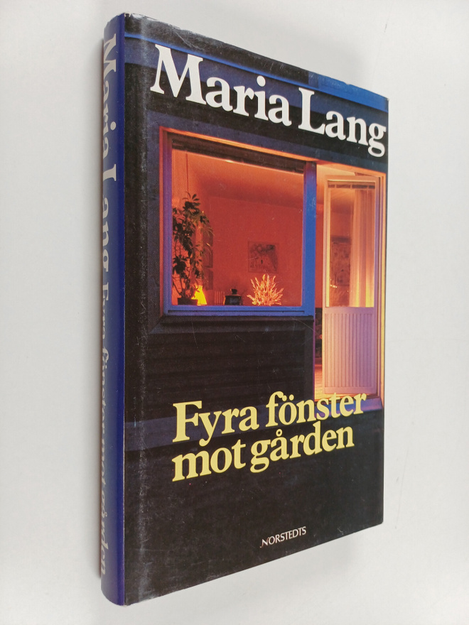 Maria Lang : Fyra fönster mot gården