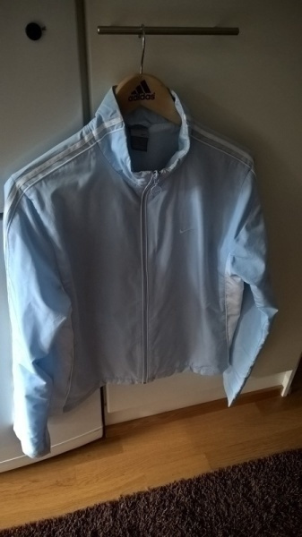 Nike Tuulitakki / Ulkoilutakki / Takki - koko L