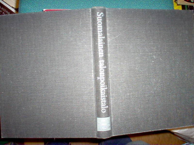 Alfred Kolehmainen: SUOMALAINEN TALONPOIKAISTALO ( 2 p 1980)