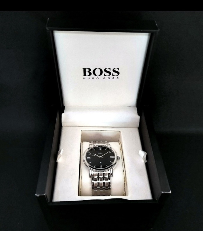 Hugo Boss rannekello, ovh. 309 €