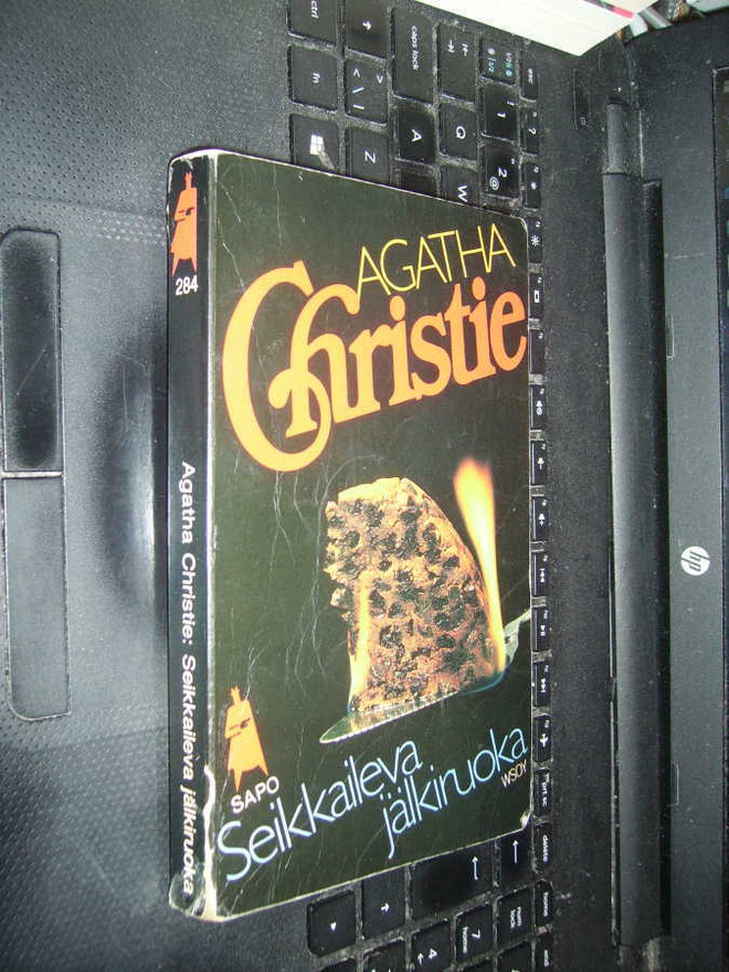 Agatha Christie: Seikkaileva jälkiruoka ( Sis.postikulut )