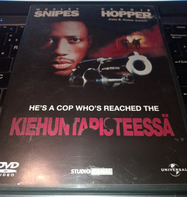 DVD KIEHUNTAPISTEESSÄ Wesley Snipes