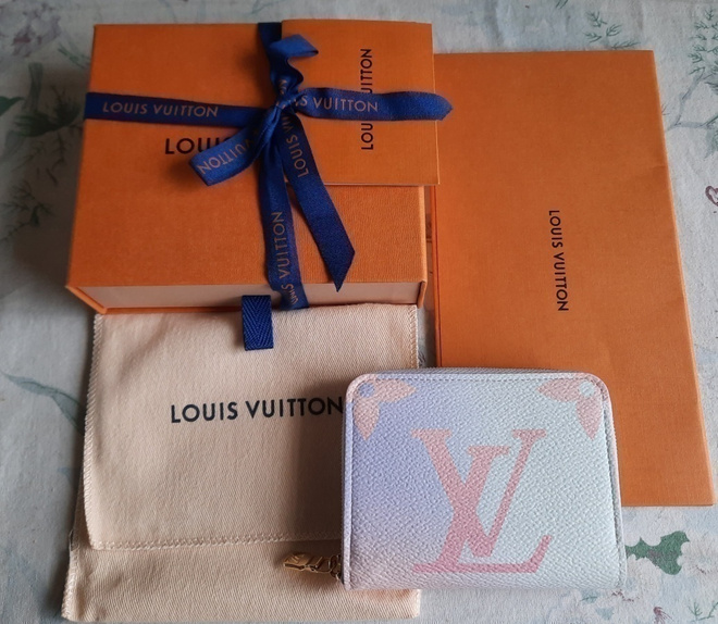 Louis Vuitton Zippy Coin Purse Uusi