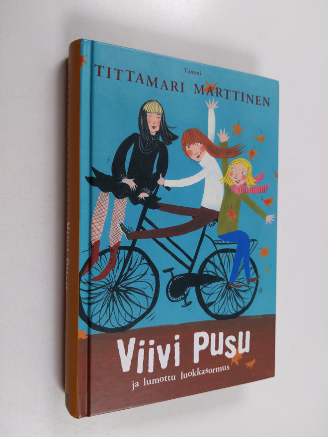 Tittamari Marttinen : Viivi Pusu ja lumottu luokkasormus