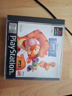 PS1 Tiggers Honey Hunt CIB
