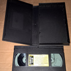 AINA VIERELLÄSI 1998 CINEMA CLUB VHS - pikkukuva 3