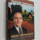 Tapani Sopanen : Niilo Mäenpää : pöydän alta maailman ääriin - pikkukuva 1