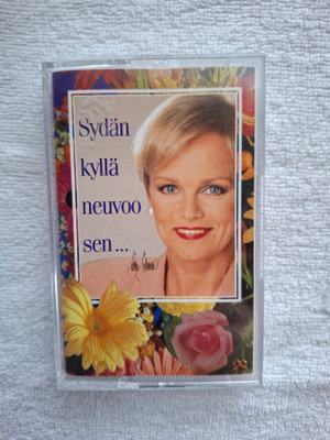 Katri Helena – Sydän Kyllä Neuvoo Sen... C-KASETTI