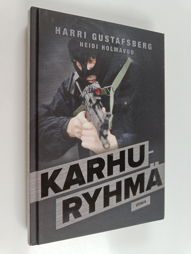 Harri Gustafsberg : Karhuryhmä