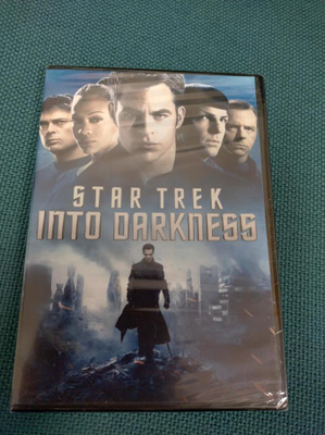 STAR TREK: INTO DARKNESS (Chris Pine) UUSI***