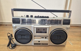 Hitachi TRK-7011E radio-/kasettisoitin
