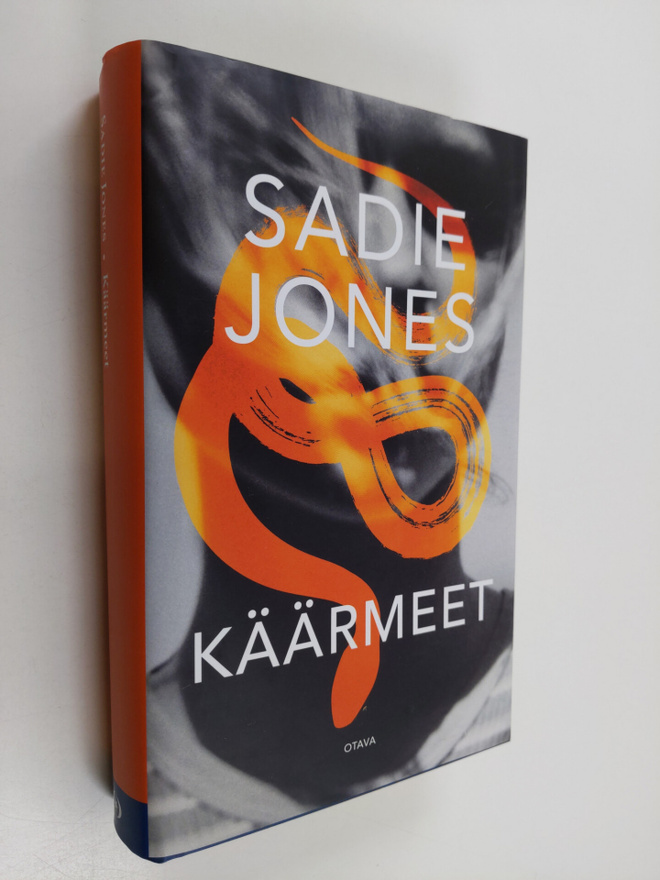 Sadie Jones : Käärmeet