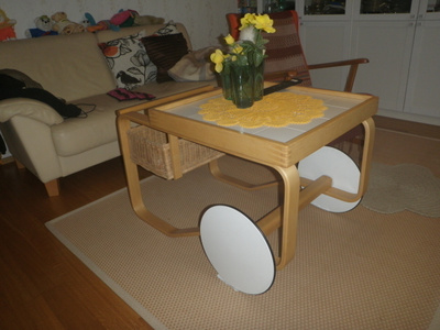 Artek Alvar Aalto pöytä/tarjoiluvaunu 900 koivu/valkoinen.