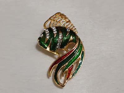 Vintage Gold Plated emaloitu kala rintakoru rintaneula