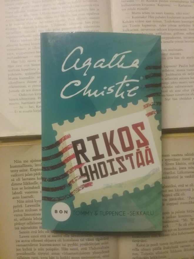 Agatha Christie - Rikos yhdistää: 15 rikoskertomusta (nid.)