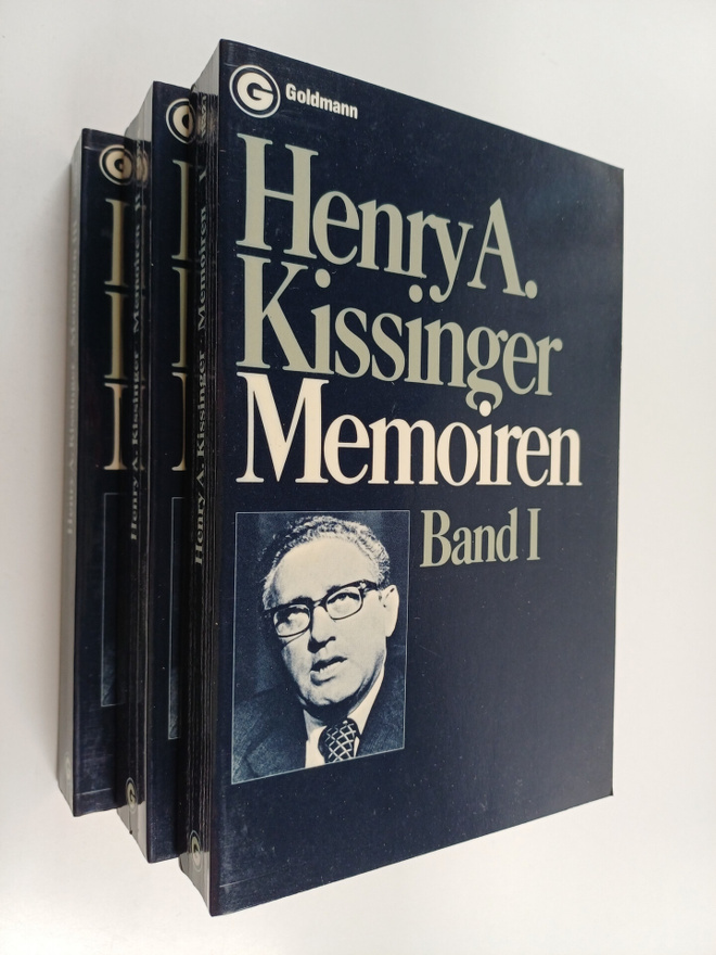 Henry Kissinger : Memoiren 1-3 (laatikossa)