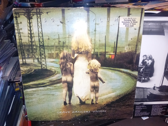 LP Soul Asylum : Grave Dansers Union ( SIS POSTIKULU )