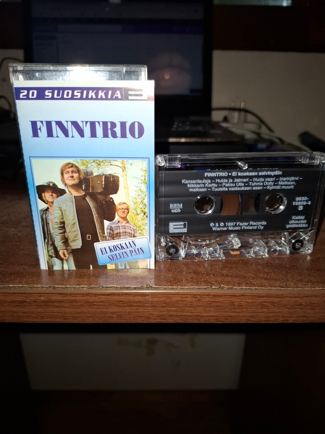 Finntrio - Ei Koskaan Selvin Päin, 20 Suosikkia