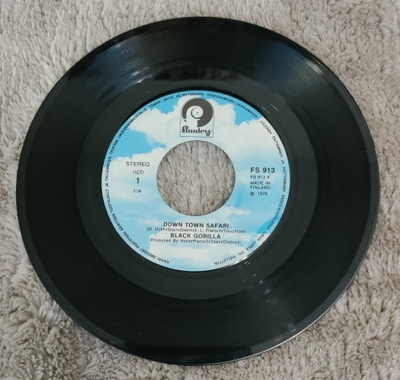 Black Gorilla Down Town Safari 7"single