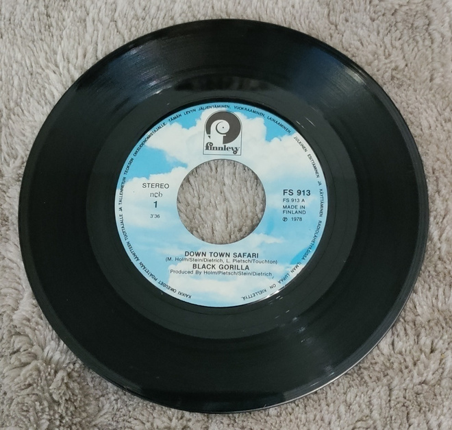 Black Gorilla Down Town Safari 7"single