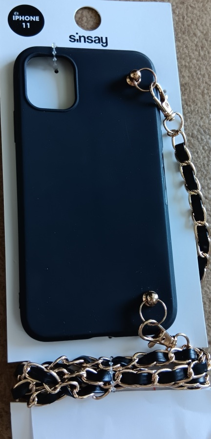 iPhone 11 suojakuori kantohihnalla
