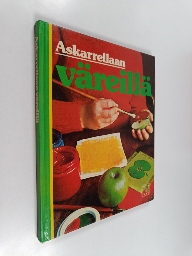 Janet Allen : Askarrellaan väreillä