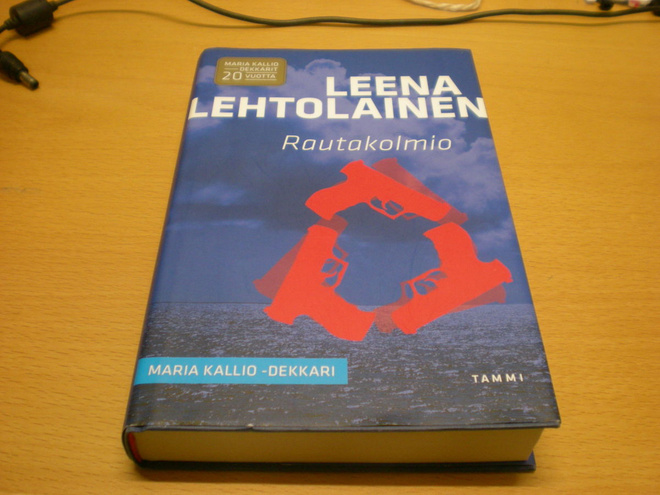 Leena Lehtolainen: Rautakolmio