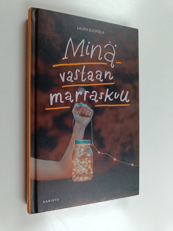 Laura Suomela : Minä vastaan marraskuu