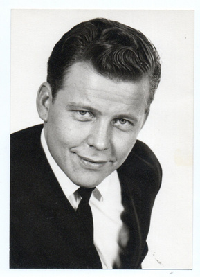 Laulaja ESKO RAHKONEN 1936-2007 Aito nimikirjoitus.