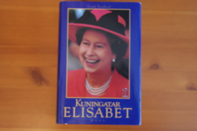 Sarah Brandford:Kuningatar Elisabet.1.P.1997.Sid.Hyvä.