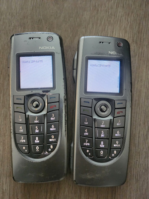 2kpl Nokia 9300 puhelinta