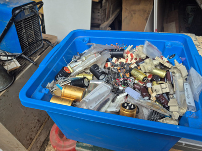 Myydään Elektroniikka tuotteita.