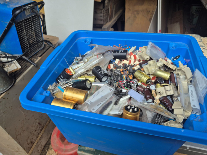 Myydään Elektroniikka tuotteita.