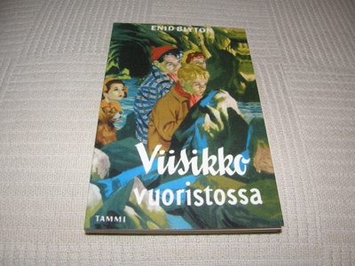 Enid Blyton Viisikko vuoristossa  -nid