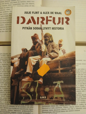 Julie Flint; Alex De Waal - Darfur: pitkän sodan lyhyt..