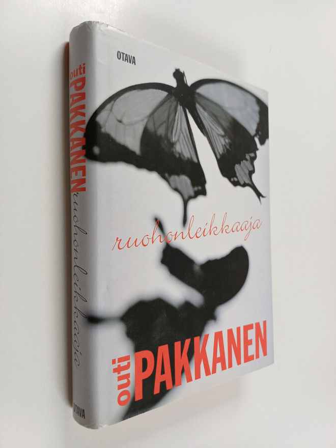 Outi Pakkanen : Ruohonleikkaaja : jännitysromaani