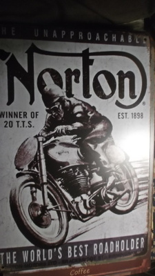 Peltikyltti moottoripyörä Norton