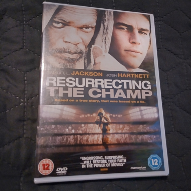 Pelastakaa mestari - resurrecting the champ DVD **muoveissa