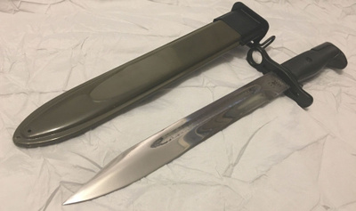 metsästyspuukko / pistin / taisteluveitsi / tikari / puukko.