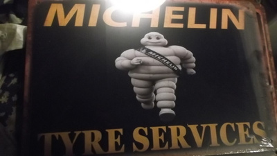 Peltikyltti Michelin-ukko