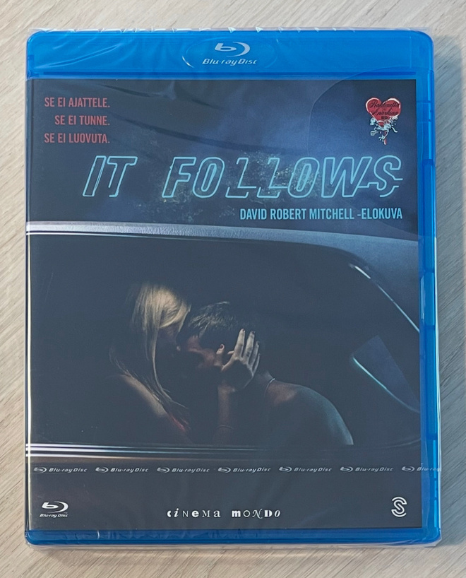 David Robert Mitchell: IT FOLLOWS (2014) uusi ja muoveissa
