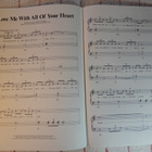 IT'S EASY TO PLAY LATIN.  NUOTTIVIHKO - pikkukuva 2