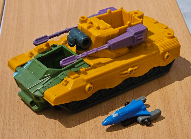 Transformers G1 ANTI-AIRCRAFT BASE (1990) Micromasters